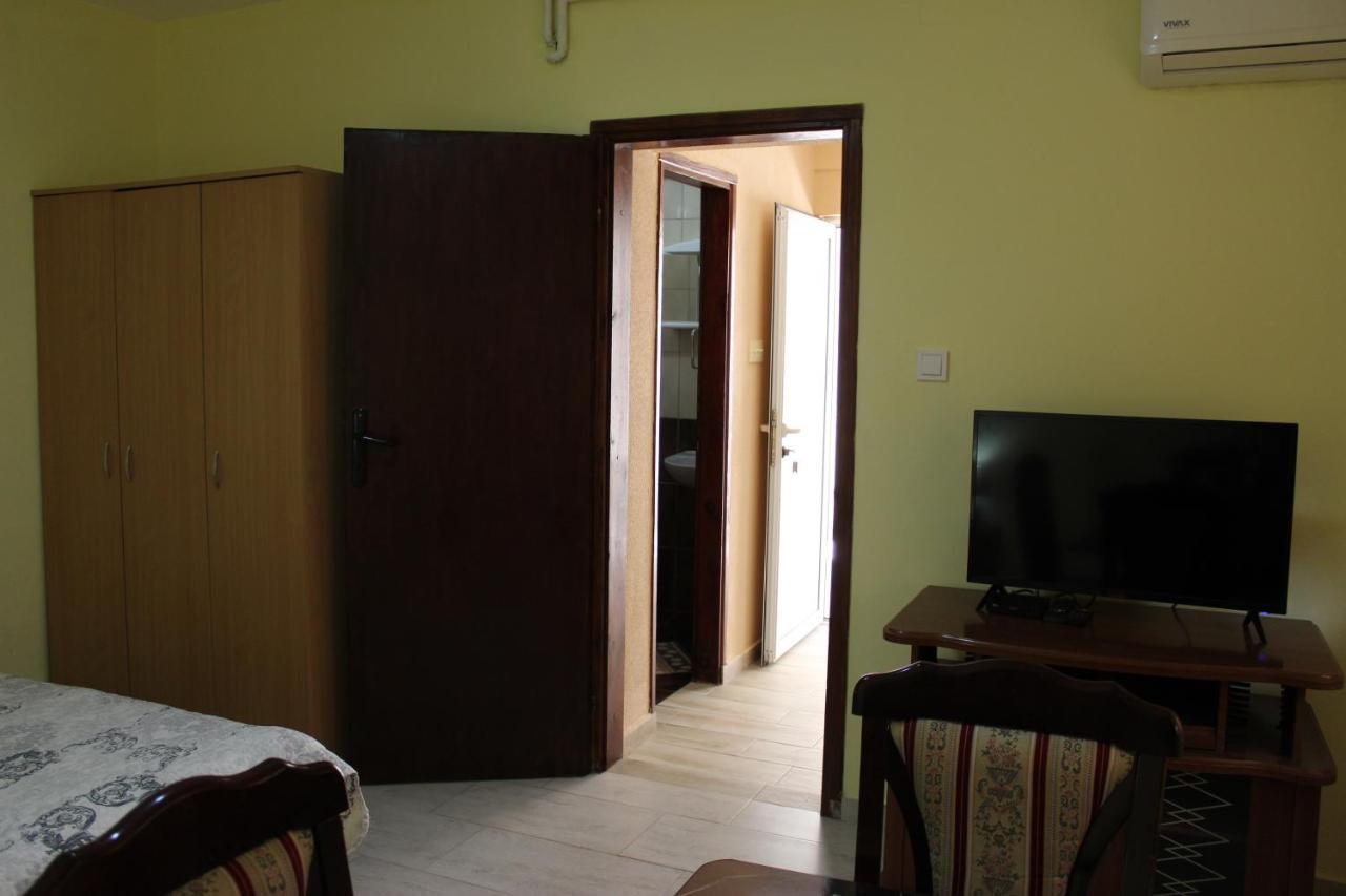Apartmani Franovic Tivat Exterior foto