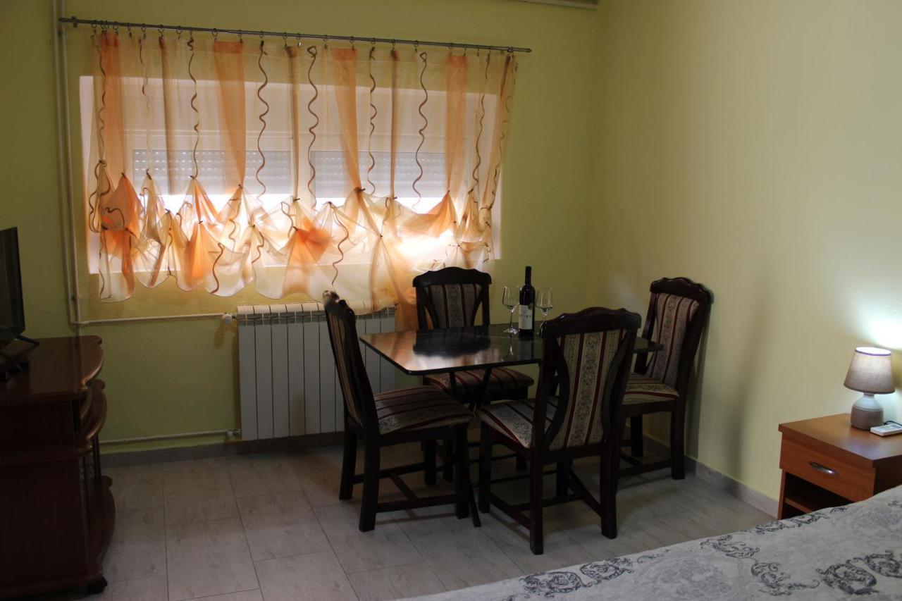 Apartmani Franovic Tivat Exterior foto