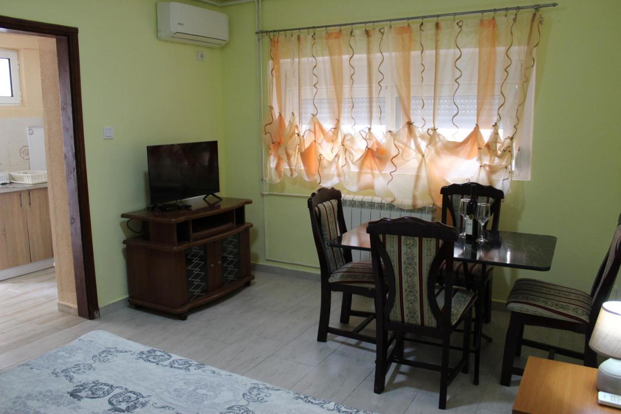 Apartmani Franovic Tivat Exterior foto