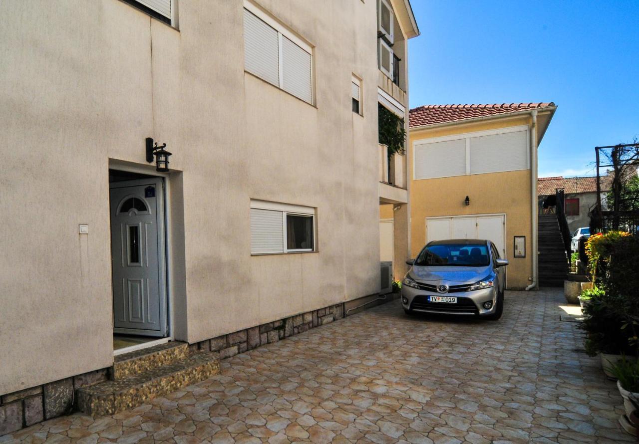 Apartmani Franovic Tivat Exterior foto